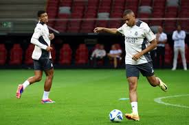 由光明区文, div, 参与