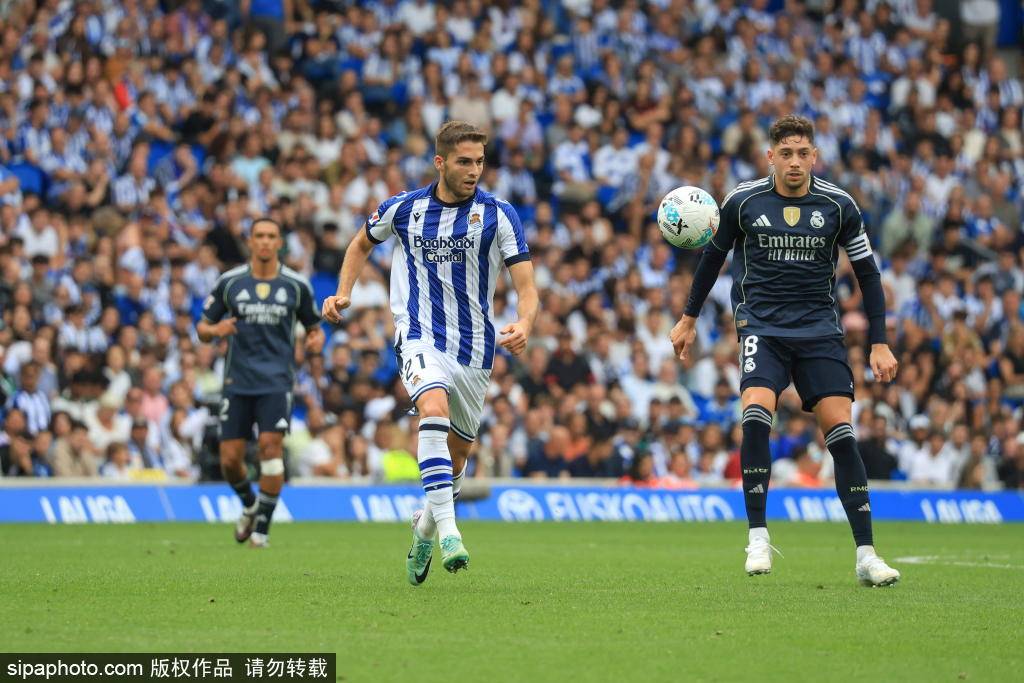 个备受瞩目 个备受瞩目