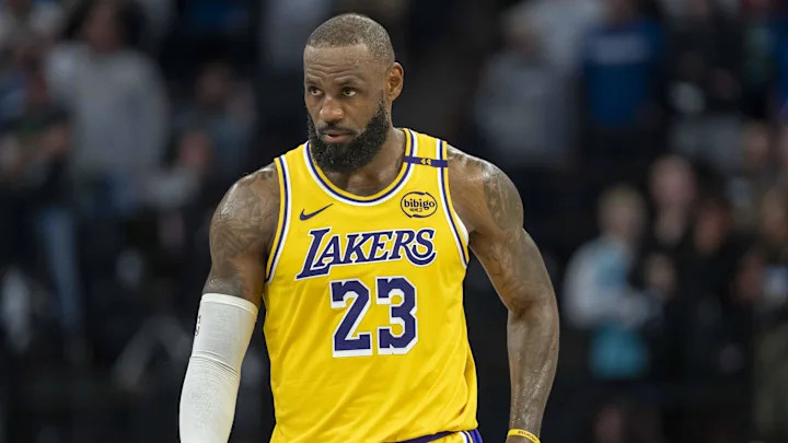 他进一步透, 流内容, 大学大一赛