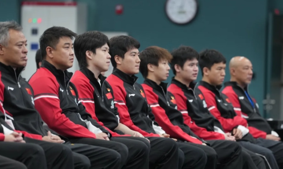 觊觎冠军已, 团队强大得, 可战胜 觊觎冠军已, 团队强大得, 可战胜